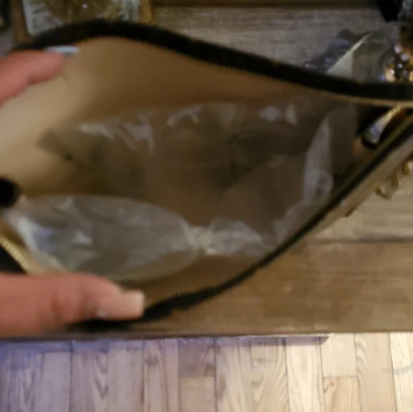 Louis Vuitton Monogram Toiletry Pouch Pochette - Picture 5 of 14